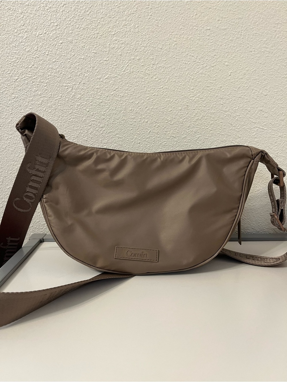 Comfrt Crossbody Bag